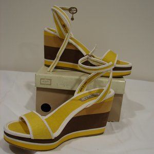 Az Shitaki Yellow shoes